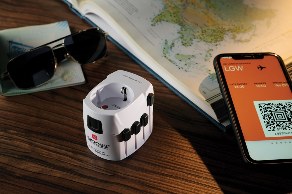 SKROSS Pro 3-Pole World Travel Adapter